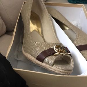 MK Shoe
